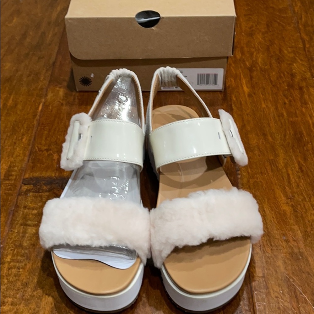 UGG Le Fluff - Picture 2 of 12